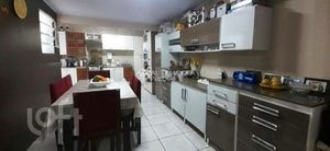 Image 17 - 853228