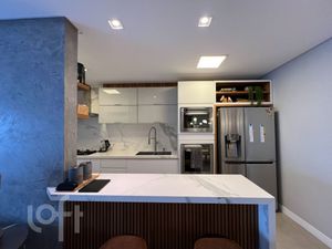 Image 17 - 853232