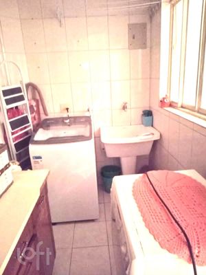Image 8 - 853241