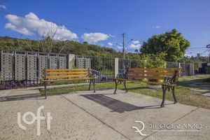 Image 8 - 853242