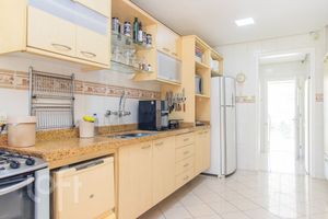 Image 14 - 853244
