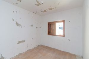Image 30 - 853250
