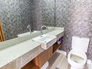 Image 8 - 853269