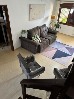 Image 9 - 853275