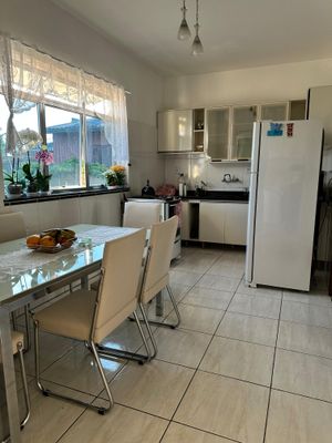 Image 19 - 853275