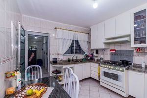 Image 4 - 853282
