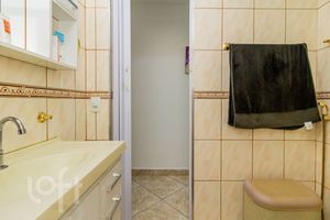Image 34 - 853282
