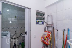 Image 15 - 853282