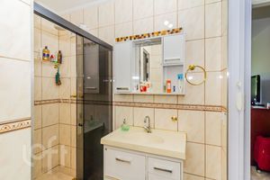 Image 33 - 853282