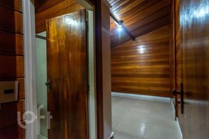 Image 26 - 853295