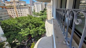 Image 38 - 853320