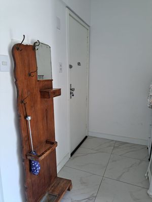 Image 22 - 853385