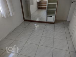Image 3 - 853403