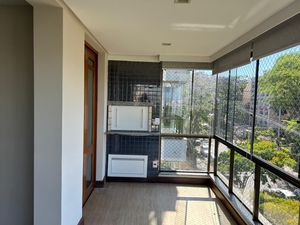 Image 4 - 853406