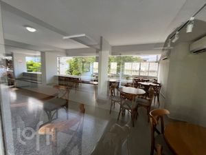 Image 16 - 853435
