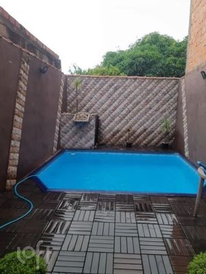Image 8 - 853455