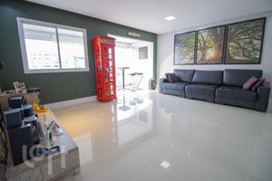 Image 4 - 853501
