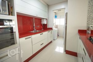 Image 9 - 853501