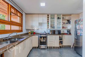 Image 4 - 853545