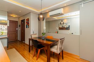 Image 8 - 853558