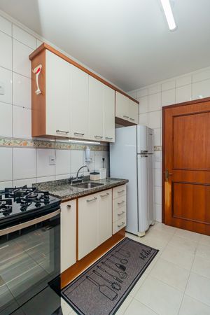 Image 27 - 853558