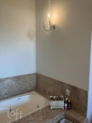 Image 30 - 853571