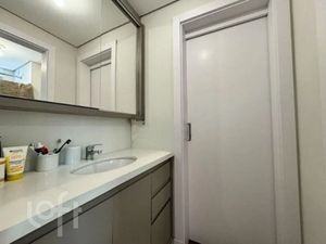 Image 10 - 853617