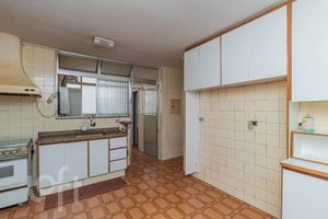 Image 42 - 853622