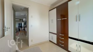 Image 10 - 853626
