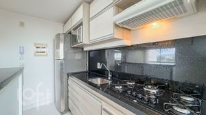 Image 19 - 853626