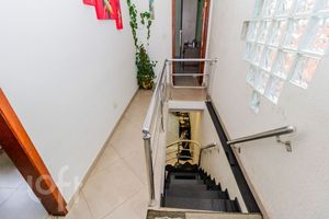 Image 9 - 853637