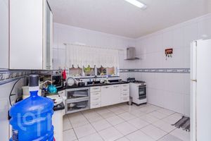 Image 27 - 853637