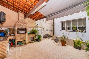 Image 34 - 853637