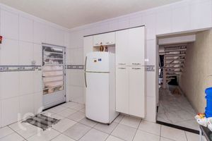Image 29 - 853637