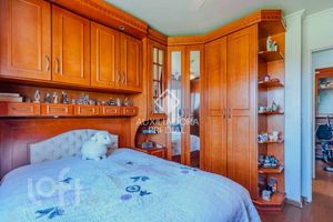 Image 8 - 853654