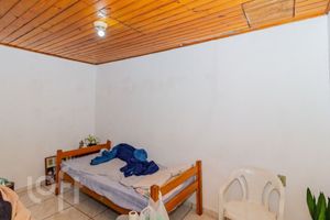 Image 8 - 853696