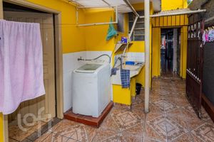 Image 31 - 853696