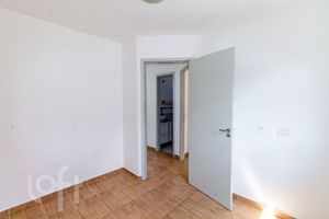 Image 6 - 853698