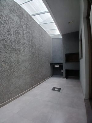 Image 12 - 853705