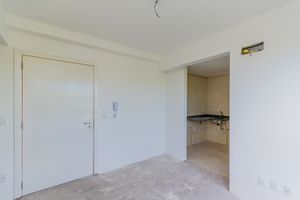 Image 6 - 853757