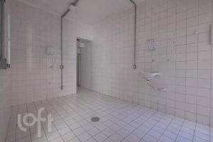 Image 6 - 853790