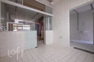 Image 4 - 853790