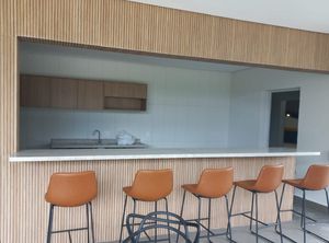 Image 8 - 853800