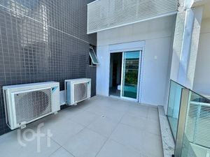 Image 9 - 853804