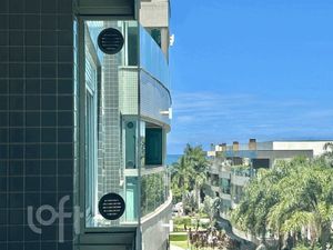 Image 6 - 853804