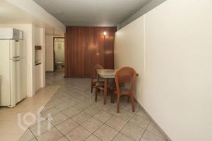 Image 3 - 853845