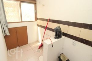 Image 4 - 853845