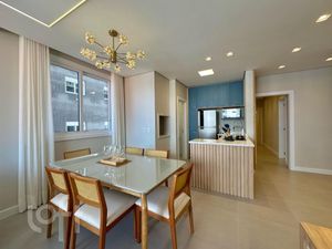 Image 8 - 853886