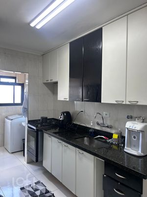 Image 2 - 853892