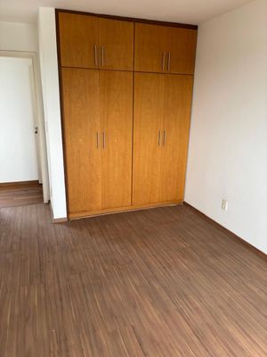 Image 17 - 853911